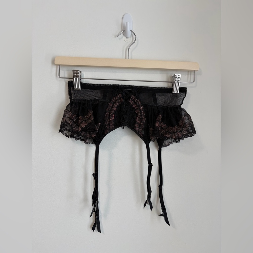 Victoria Secret Black Lace Garter Belt Size XS/S
